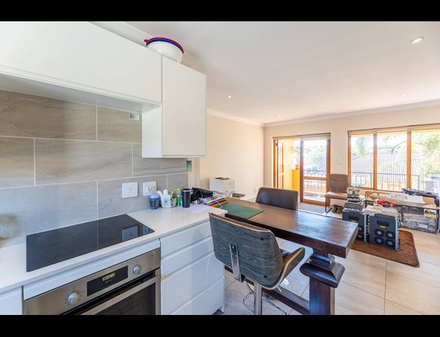2 BEDROOM TOWNHOUSE FOR SALE IN LONEHILL
